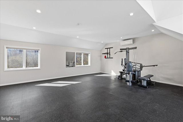1426 TREETOP LN, Ambler, PA 19002