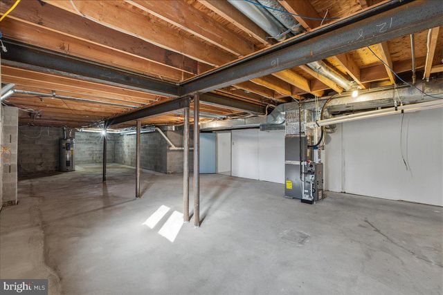 1426 TREETOP LN, Ambler, PA 19002