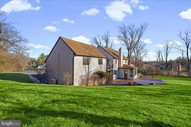 1426 TREETOP LN, Ambler, PA 19002