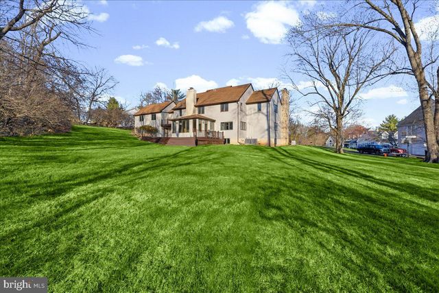 1426 TREETOP LN, Ambler, PA 19002