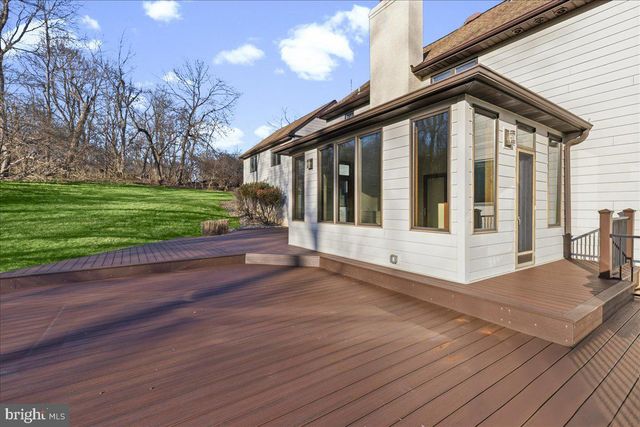 1426 TREETOP LN, Ambler, PA 19002