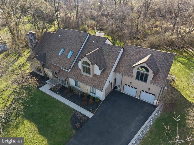 1426 TREETOP LN, Ambler, PA 19002