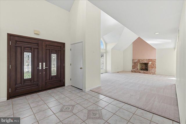 1426 TREETOP LN, Ambler, PA 19002