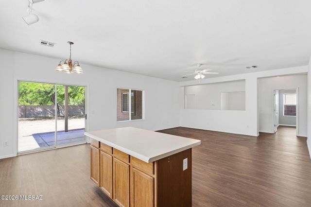 6976 S Martlet Drive, Tucson, AZ 85756