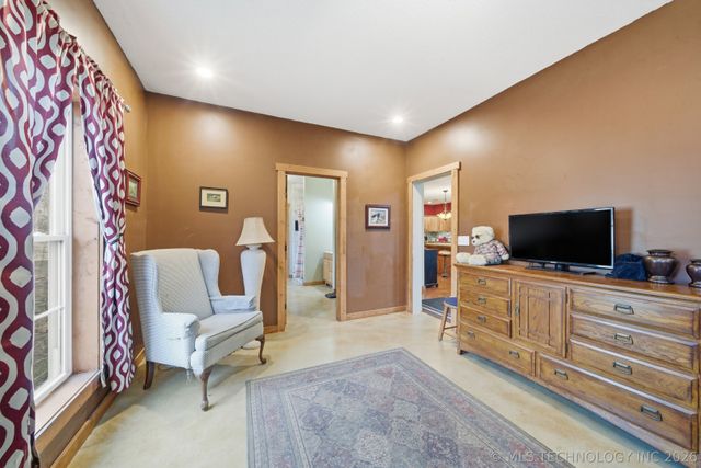 5929 E 430 Road, Adair, OK 74330