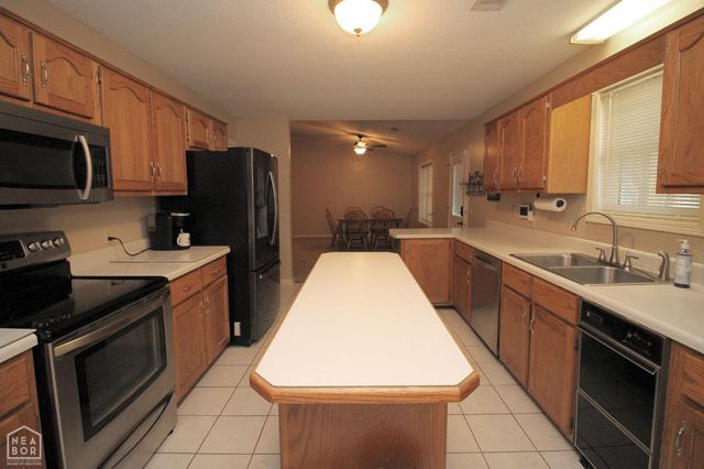 1201 Daniel Drive, Paragould, AR 72450