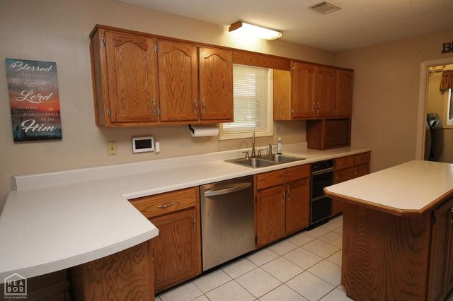 1201 Daniel Drive, Paragould, AR 72450