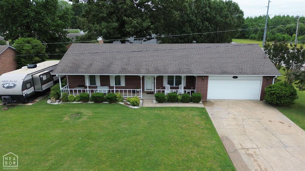 1201 Daniel Drive, Paragould, AR 72450
