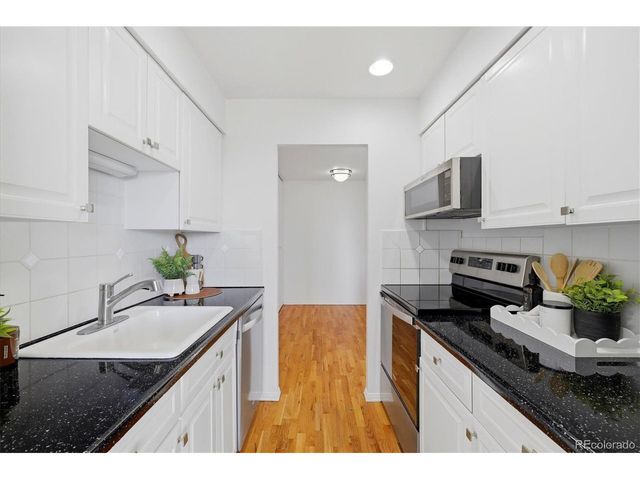 955 Eudora St 1007, Denver, CO 80220