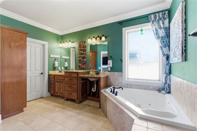 405 NW O Street, Bentonville, AR 72712