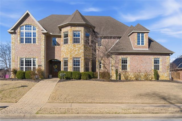 405 NW O Street, Bentonville, AR 72712