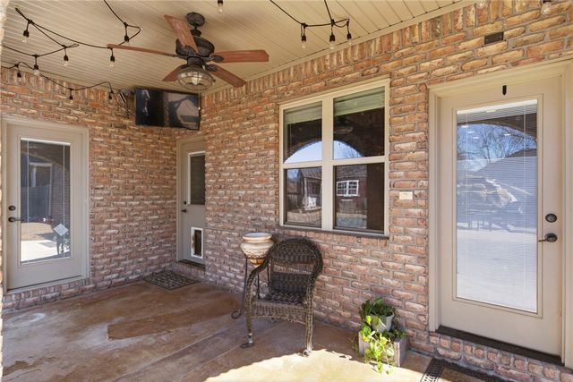 405 NW O Street, Bentonville, AR 72712