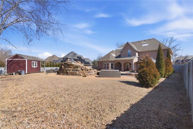 405 NW O Street, Bentonville, AR 72712