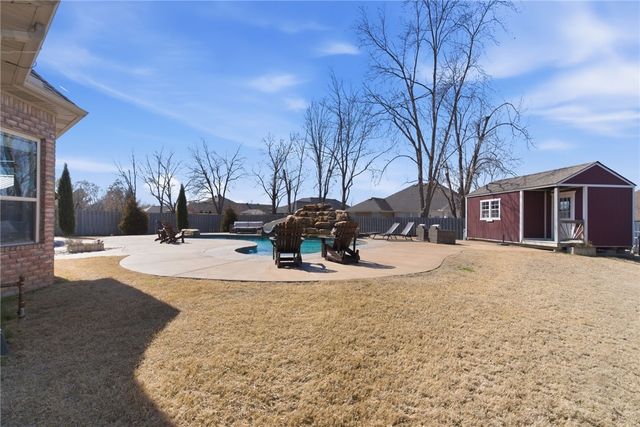 405 NW O Street, Bentonville, AR 72712