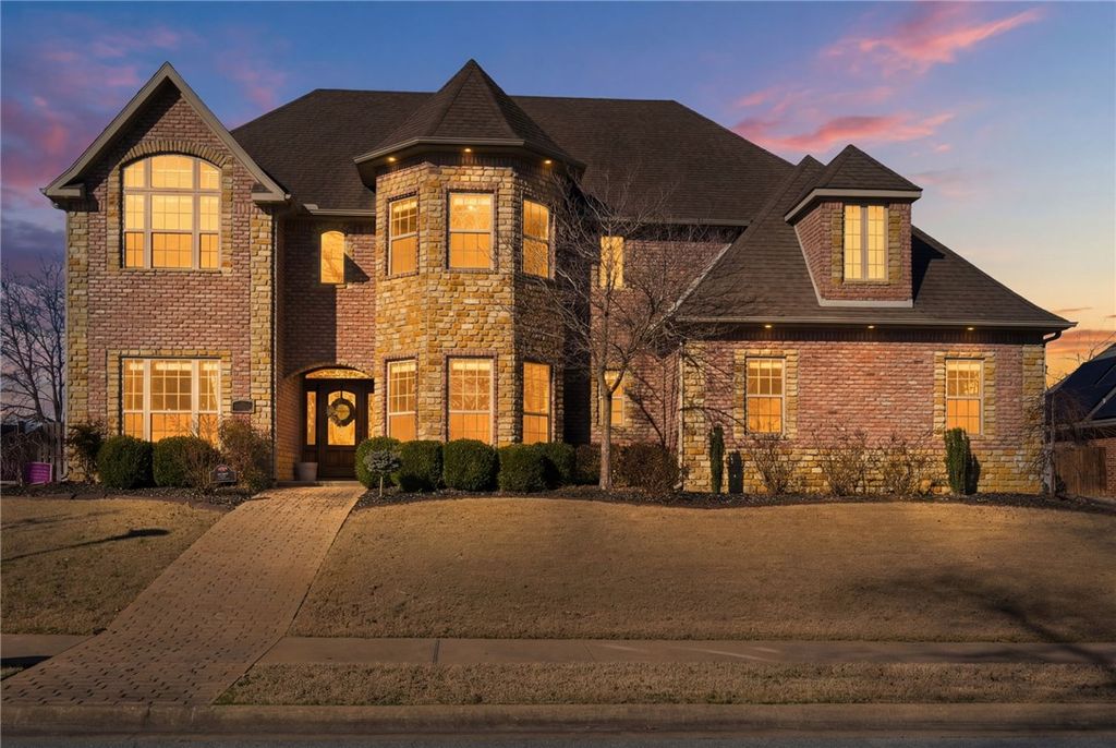 405 NW O Street, Bentonville, AR 72712