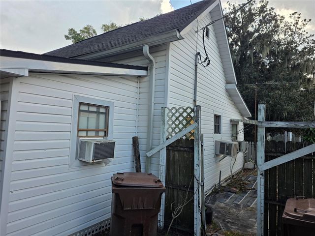 404 NW 7TH STREET, Mulberry, FL 33860