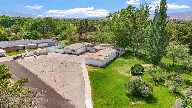 696 Crestridge Drive, Grand Junction, CO 81506