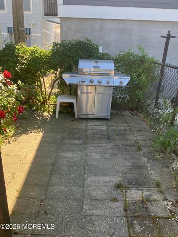 34 E Surf Way, Lavallette, NJ 08735