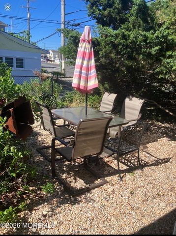 34 E Surf Way, Lavallette, NJ 08735