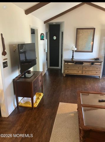 34 E Surf Way, Lavallette, NJ 08735