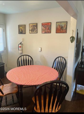 34 E Surf Way, Lavallette, NJ 08735