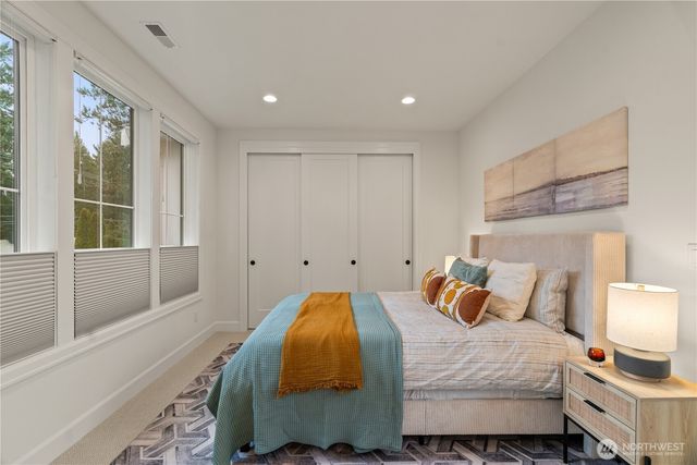 11204 108th Ave NE, Kirkland, WA 98033