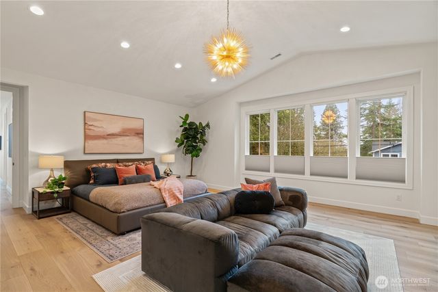 11204 108th Ave NE, Kirkland, WA 98033