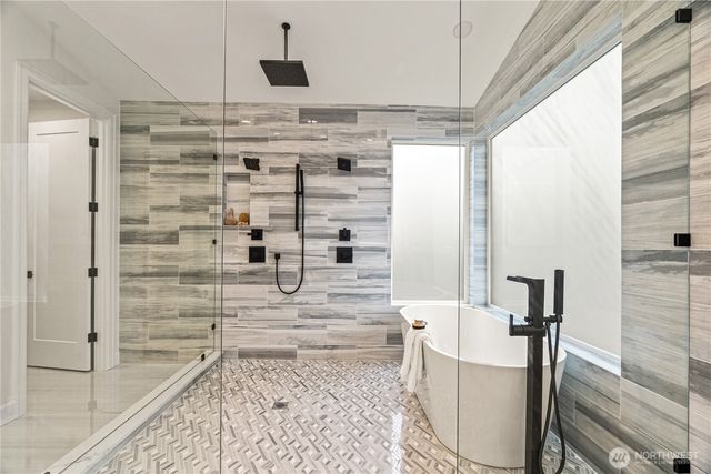 11204 108th Ave NE, Kirkland, WA 98033