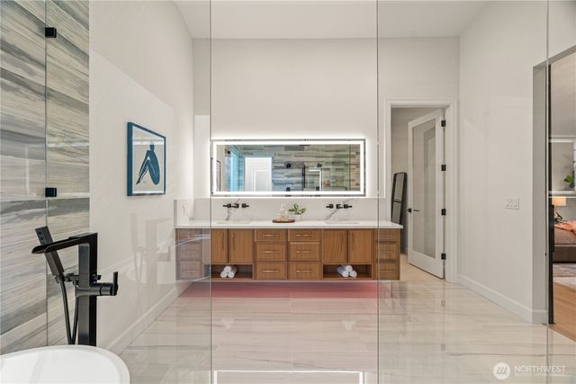 11204 108th Ave NE, Kirkland, WA 98033