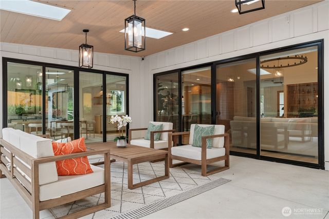 11204 108th Ave NE, Kirkland, WA 98033