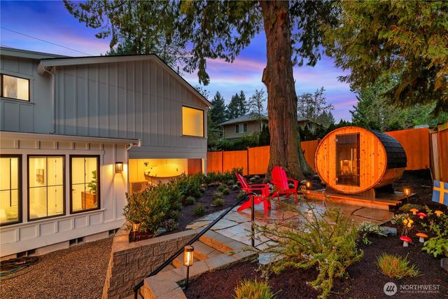 11204 108th Ave NE, Kirkland, WA 98033