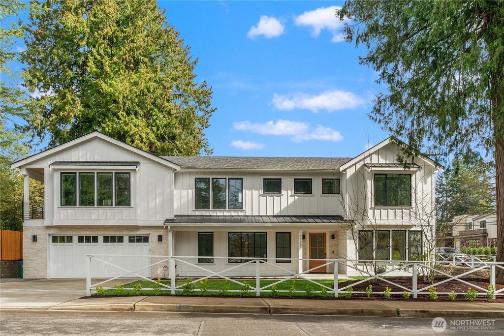 11204 108th Ave NE, Kirkland, WA 98033