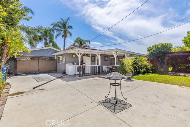 5515 N Duxford, Azusa, CA 91702