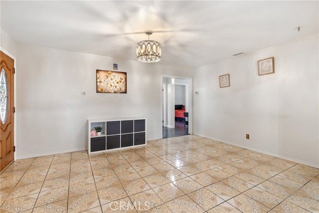 5515 N Duxford, Azusa, CA 91702