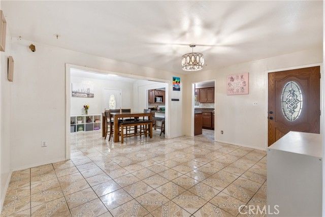 5515 N Duxford, Azusa, CA 91702