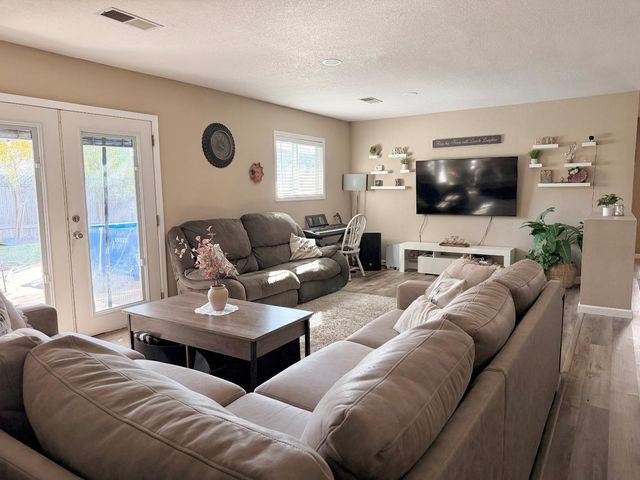 1912 Wildwood Way, Roseville, CA 95661