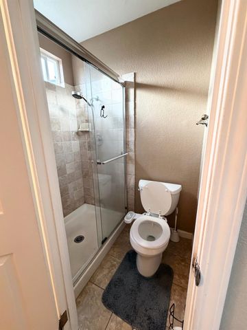 1912 Wildwood Way, Roseville, CA 95661