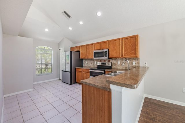 11237 LAKE LANIER DR, Riverview, FL 33569