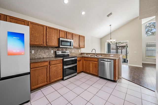 11237 LAKE LANIER DR, Riverview, FL 33569