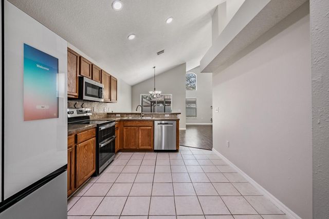 11237 LAKE LANIER DR, Riverview, FL 33569