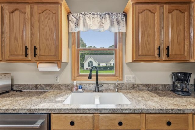 15250 Hofma Drive, Grand Haven, MI 49417
