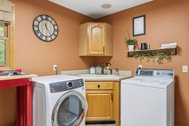 15250 Hofma Drive, Grand Haven, MI 49417