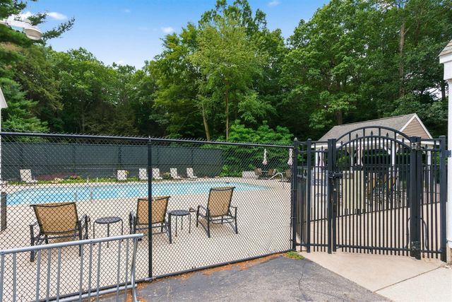 15250 Hofma Drive, Grand Haven, MI 49417