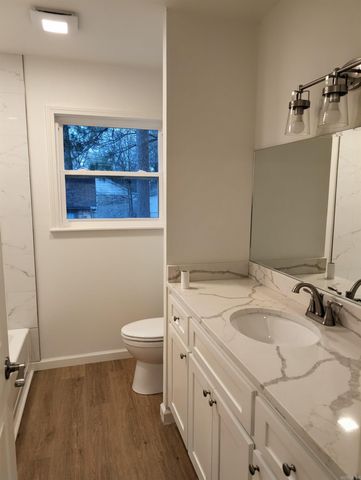 1720 E Sullenberger Avenue, Malvern, AR 72104