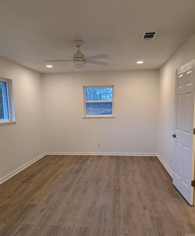 1720 E Sullenberger Avenue, Malvern, AR 72104