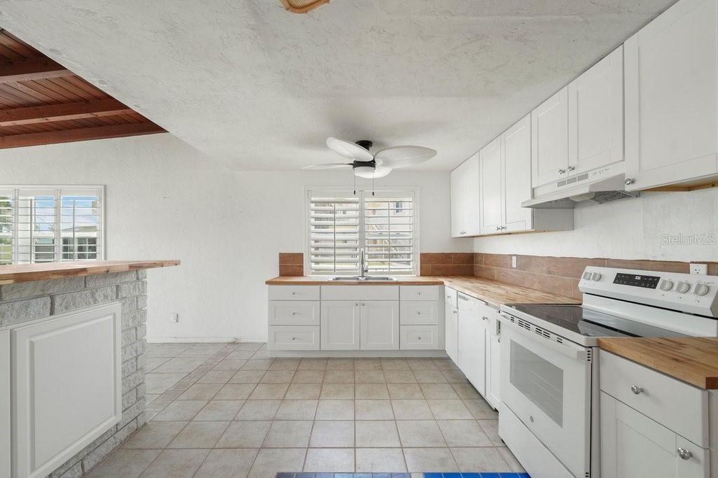 Image 11 of property listing at 3 OCEAN EDGE DRIVE, Ormond Beach, FL 32176