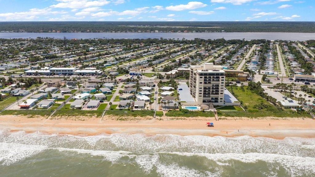 Image 37 of property listing at 3 OCEAN EDGE DRIVE, Ormond Beach, FL 32176