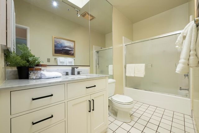 1515 Floribunda Avenue 304, Burlingame, CA 94010