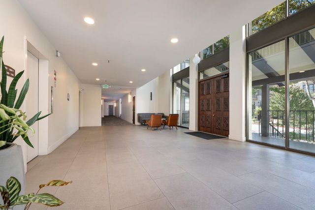 1515 Floribunda Avenue 304, Burlingame, CA 94010