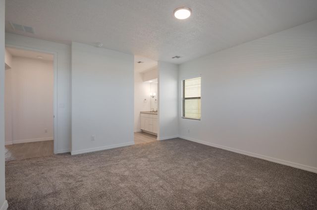 2012 Dekooning Avenue SE, Albuquerque, NM 87106